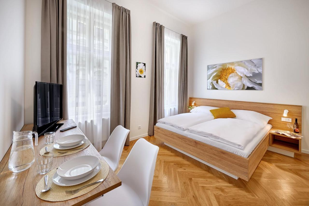 Downtown Suites Rubesova Prag Eksteriør billede